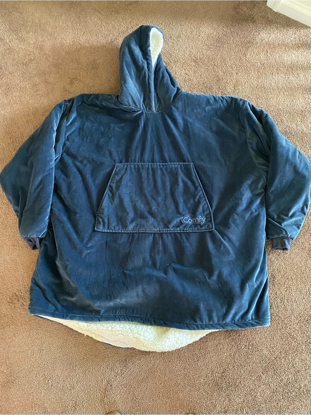 The Comfy Wearable Blanket!  Plush Hooded Pullover (one size)